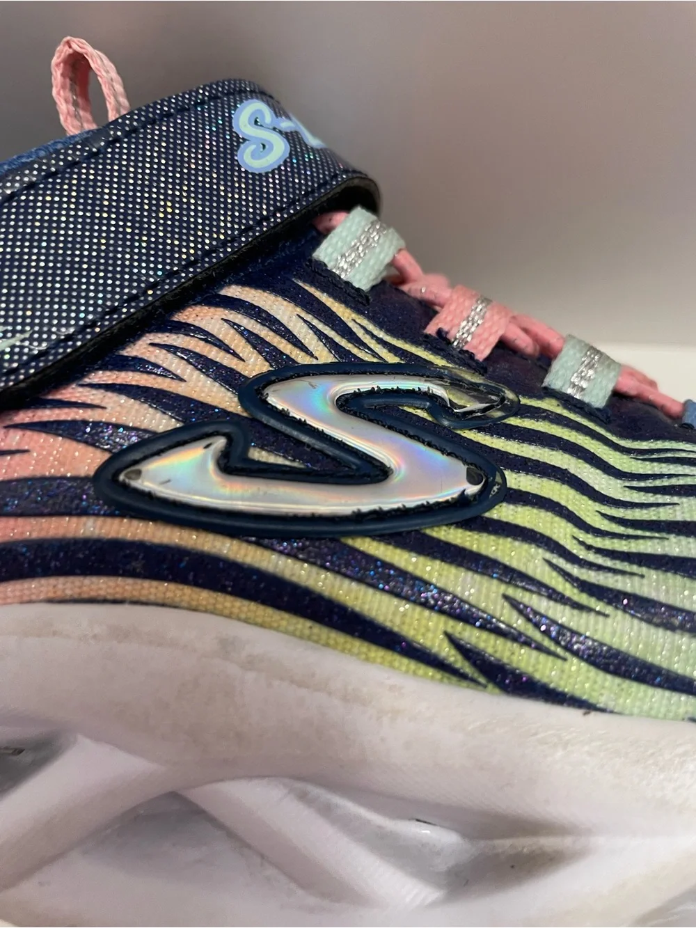 Skechers Kids Light-Up Zebra Wave Sneakers - Navy/Blue/Pink